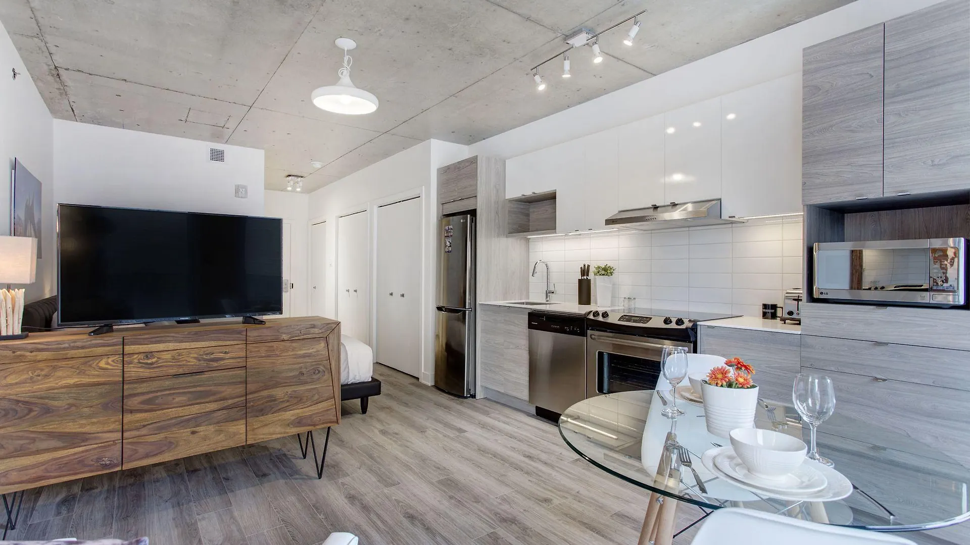 Le Shaughn Apartments Montreal